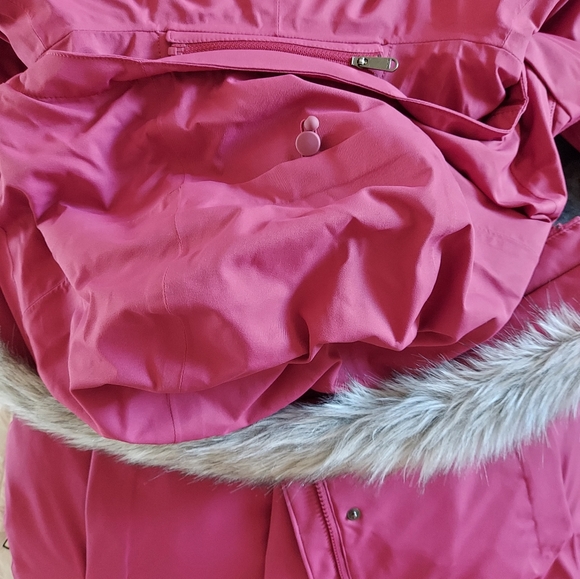 ATHLETA New Rainout Outbound Parka TALL - Decadent Red - Picture 11 of 12